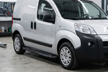 Citroen Nemo 2007–2017 Stranske stopnice RedLine Black (2 kosa, aluminij) fotografija 1