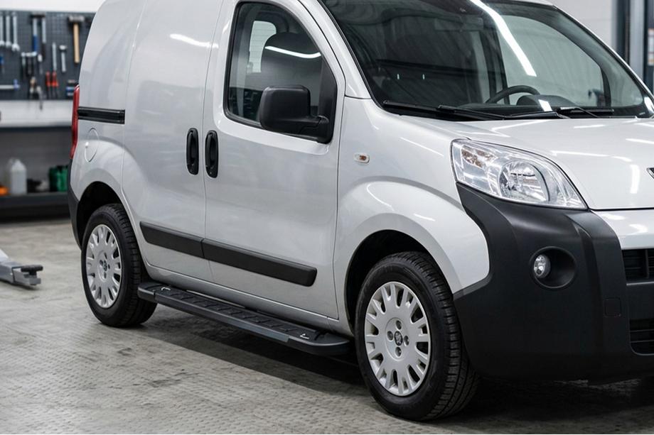 Citroen Nemo 2007–2017 Stranske stopnice RedLine Black (2 kosa, aluminij) Image