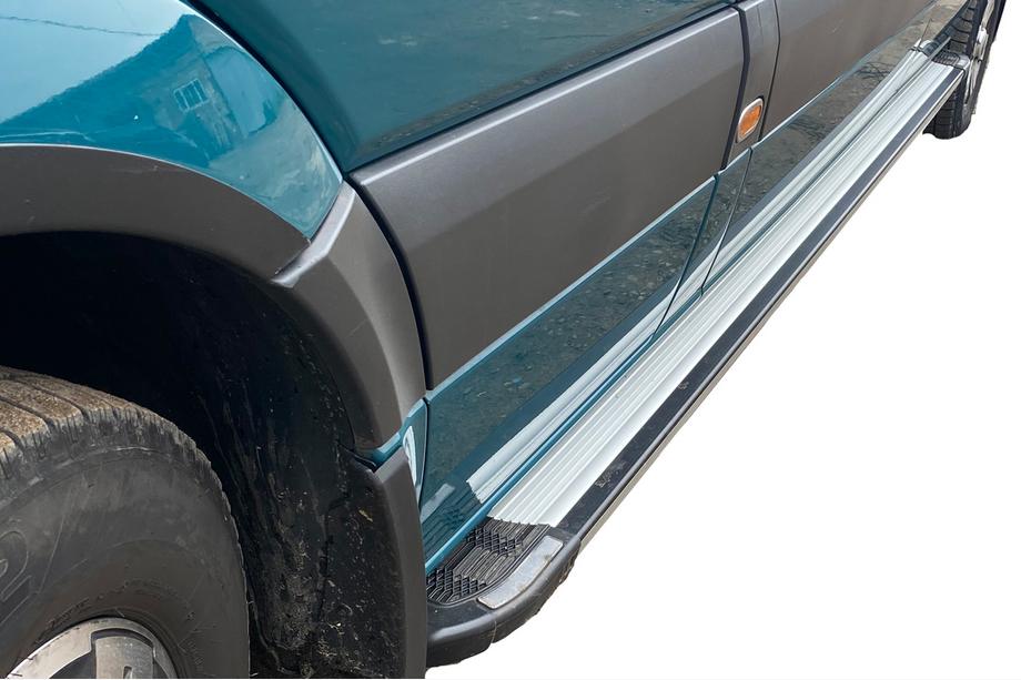 Mercedes Sprinter W906 2006–2018 Stranske stopnice Rainbow (2 kos, aluminij) Dolga/Ekstra dolga Image
