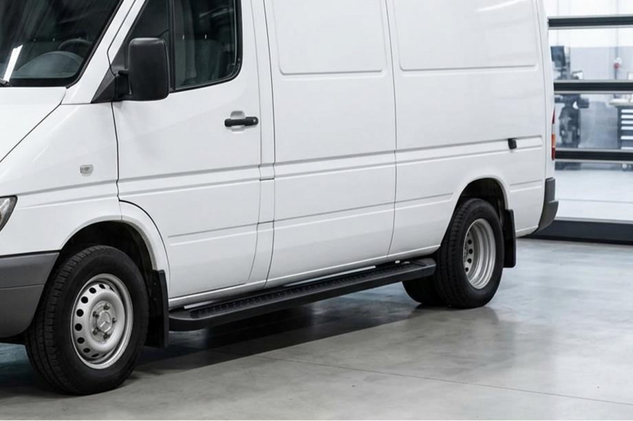 Volkswagen LT 1995–2006 Bočne stopnice Allmond Black (2 kos, aluminij) Image