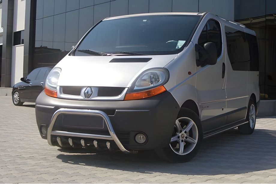 Renault Trafic 2001–2015 Sprednji zaščitni lok WT003-4 (nerjavno jeklo) Z napisom Renault Fotografija 2
