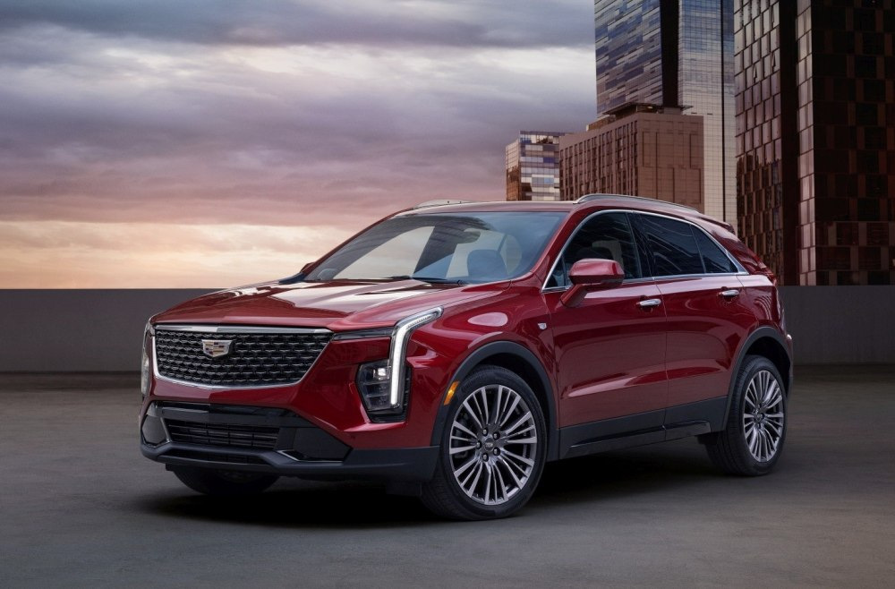 Pregled Cadillac XT4 2024: sodoben slog in tehnologije