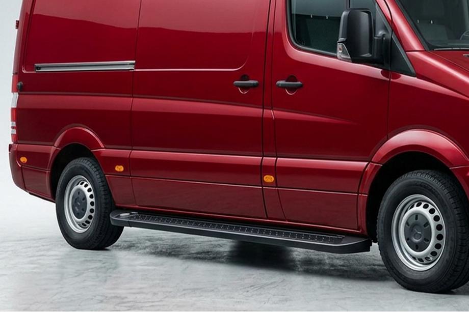 Volkswagen Crafter 2006–2016 Bočne stopnice Allmond Black (2 kos, aluminij) Image