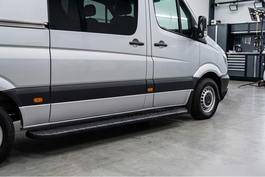 Volkswagen Crafter 2006–2016 Stranske stopnice Bosphorus Black (2 kosa, aluminij) Image