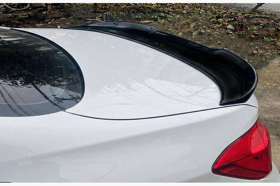 BMW serija 1 E81/E82/E87/E88 2004–2011 Spojler PSM-Style (za E82, sijajno črna) Image