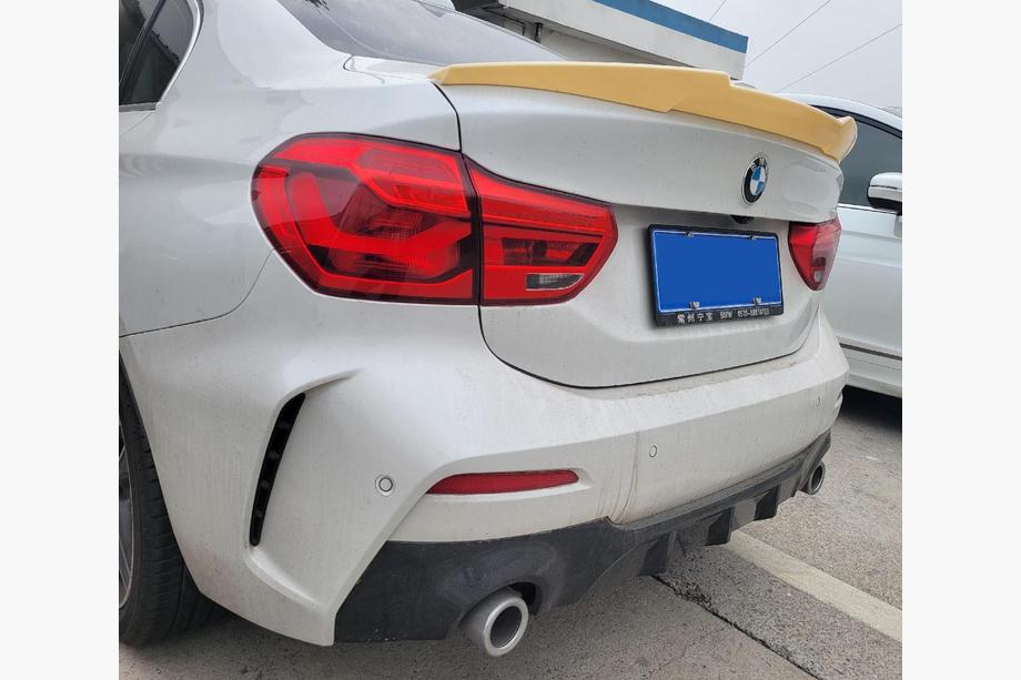 BMW serija 1 F20/F21 2011–2019 Spojler M4-Style (za F52, sijajno črna) Image