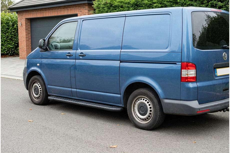Volkswagen T5 Caravelle 2004–2010 Bočne stopnice Bosphorus Black (2 kos, aluminij) Kratka medosna razdalja Image