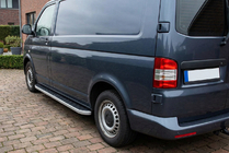 Volkswagen T5 Caravelle 2004–2010 Bočne stopnice Tayga (2 kos, aluminij) Samo za kratko medosno razdaljo fotografija 1