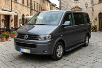 Volkswagen T5 2010–2015 Bočne stopnice Bosphorus Black (2 kos, aluminij) Dolga medosna razdalja fotografija 1