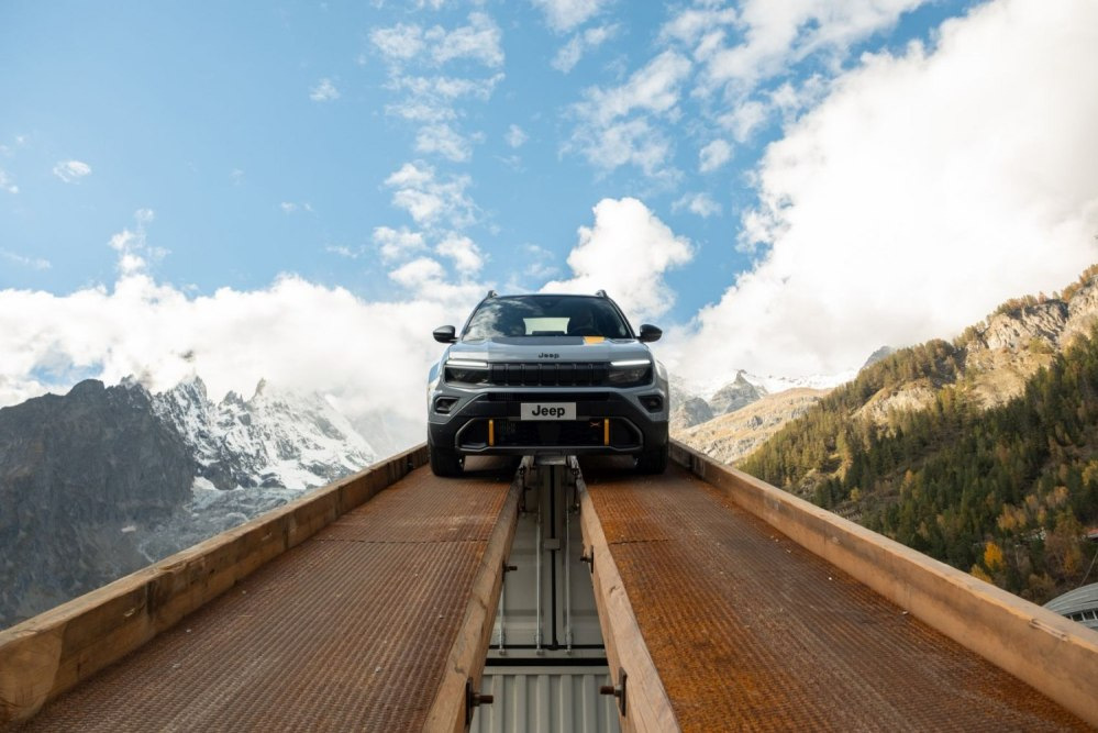 Jeep Avenger pregled: Tehnični podatki, oprema in fotografije