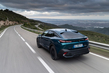 Pregled Peugeot 408: evropski crossover-fastback z izrazitim slogom fotografija 3