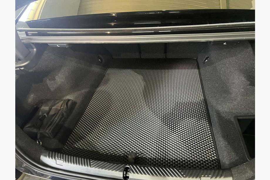 BMW 5/i5 serija G60/G60E/G61 2023– EVA preproga za prtljažnik (Za G60, Črna) Image