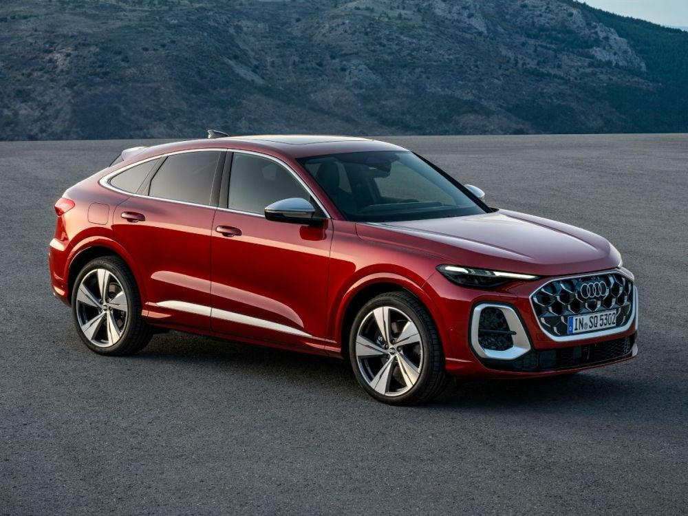 Audi SQ5 Sportback: športni hibridni križanec