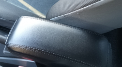 Seat Ibiza 2010–2017 Naslon za roko (v držalo za pijačo) fotografija 5