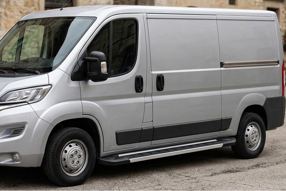 Fiat Ducato 2006–2025 Stranske stopnice RedLine V1 (2 kos, aluminij) Image