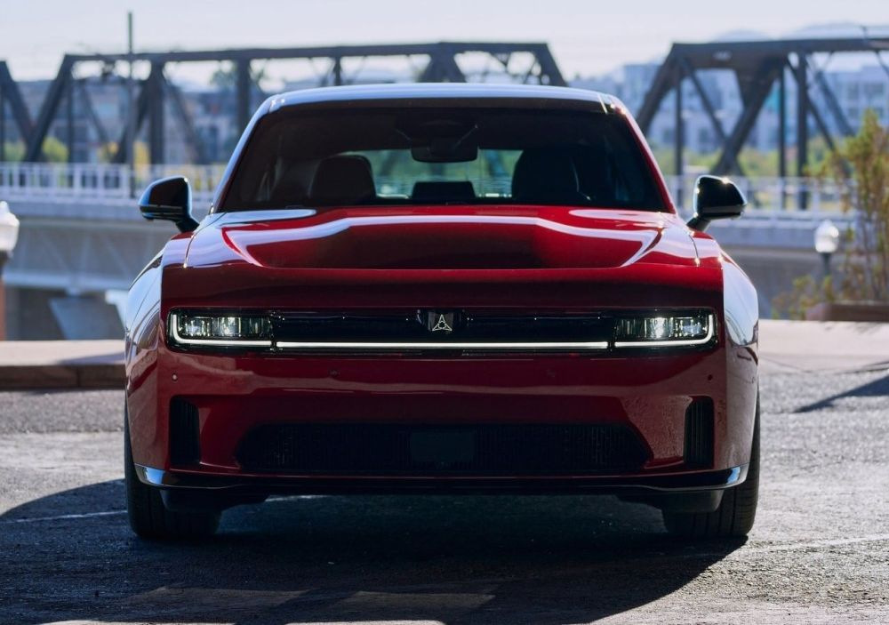 Pregled osme generacije Dodge Charger 2024