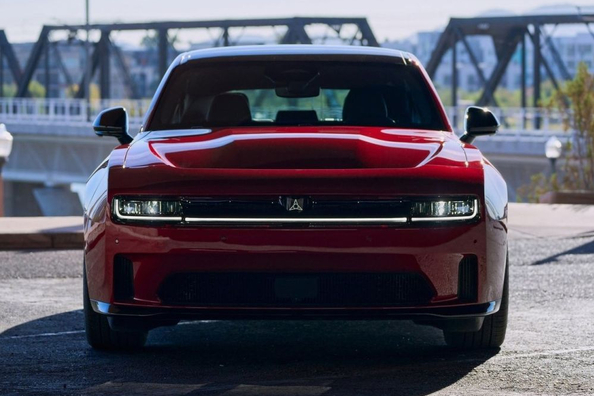 Pregled osme generacije Dodge Charger 2024