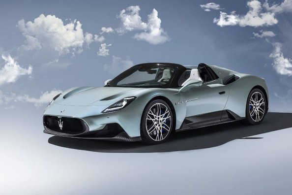 Test Maserati MC20 Cielo: eleganten roadster z dirkaškim duhom