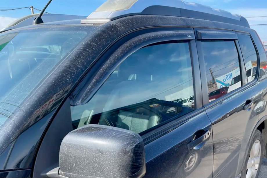 Nissan X-trail T31 2007–2014 Prednji deflektorji oken (2 kosa, HIC) Image