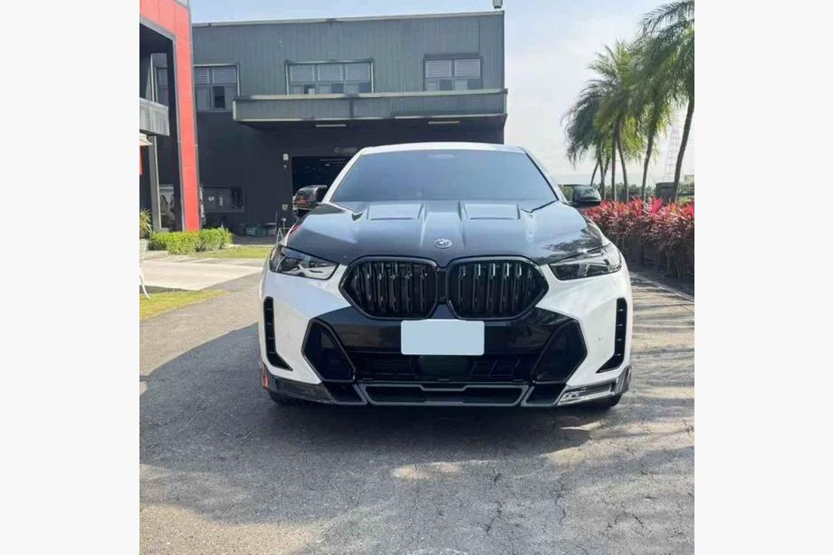 BMW X6 G06 2019–2027 Carbon LMC karoserijski komplet (2023- ) Image