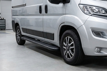 Fiat Ducato 2006–2025 Stranske stopnice Bosphorus Black (2 kosa, aluminij) fotografija 1