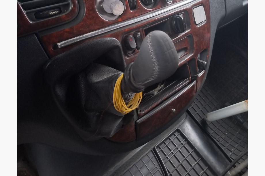 Mercedes Sprinter W901/902/903/904/905 1995–2006 Gumb prestavne ročice (usnje) Image