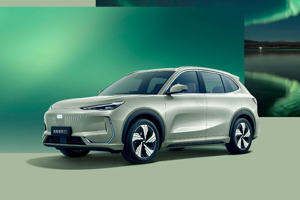 Pregled Geely Galaxy E5: sodoben električni križanec