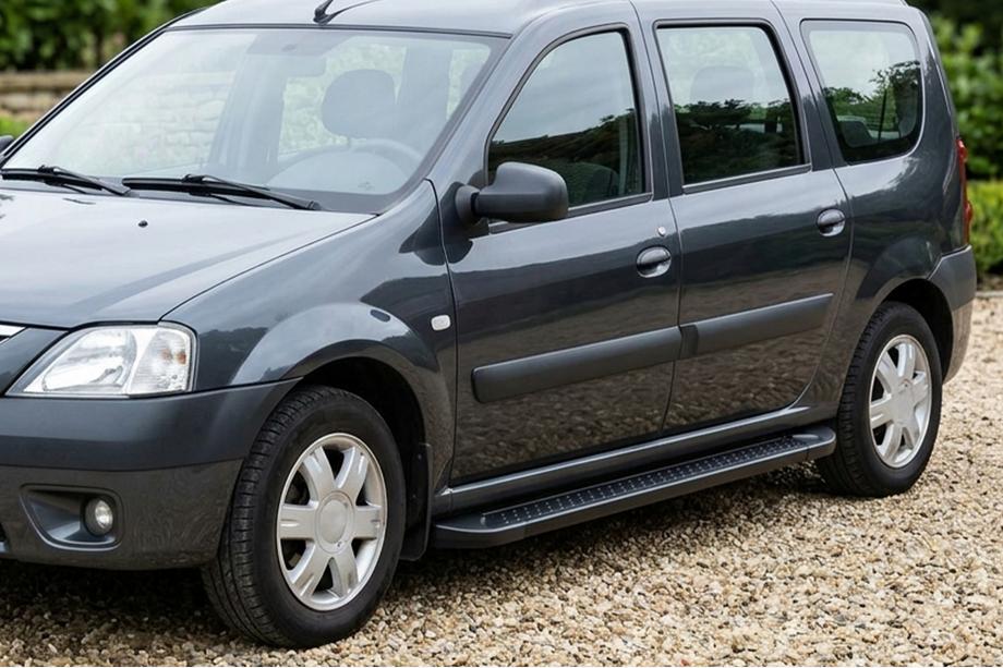 Dacia Logan MCV 2004–2014 Bočne stopnice Allmond Black (2 kosa, aluminij) Image