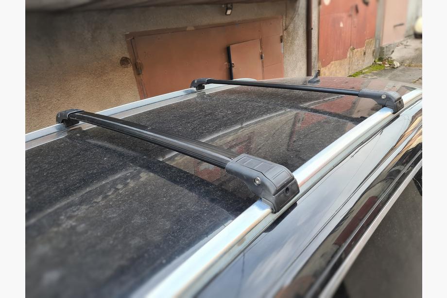 Audi Q7 2005–2015 Strešni nosilci (prečke) za integrirane strešne letve, zaklepni na ključ WingCarrier V2 (2 kos) Črna Image