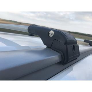 Strešni nosilci (prečke) za integrirane strešne letve, zaklepni na ključ WingCarrier V2 (2 kos) Renault Lodgy 2013–2022 fotografija 2