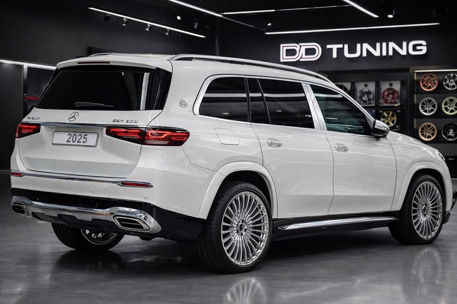 Mercedes GLS X167 2019– Zadnji odbijač z difuzorjem Maybach GLS600 (2025-Design) Image