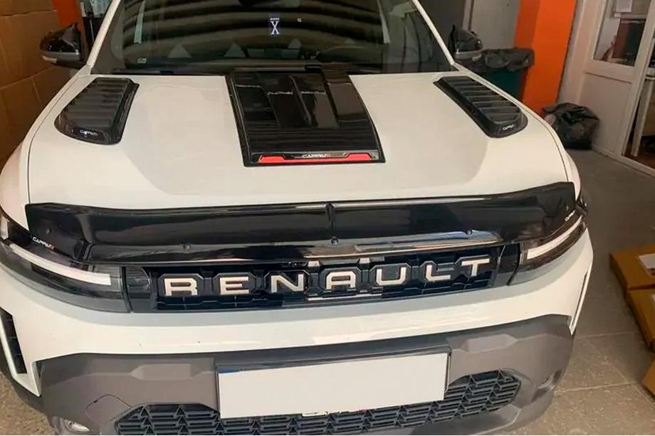 Renault Duster 2024– Nastavek za pokrov motorja SCOOP (sijaj) Image