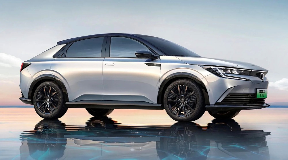 Test električnega križanca Honda e:NP2