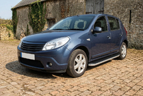 Dacia Sandero 2007–2013 Bočne stopnice Tayga (2 kos, aluminij) fotografija 1