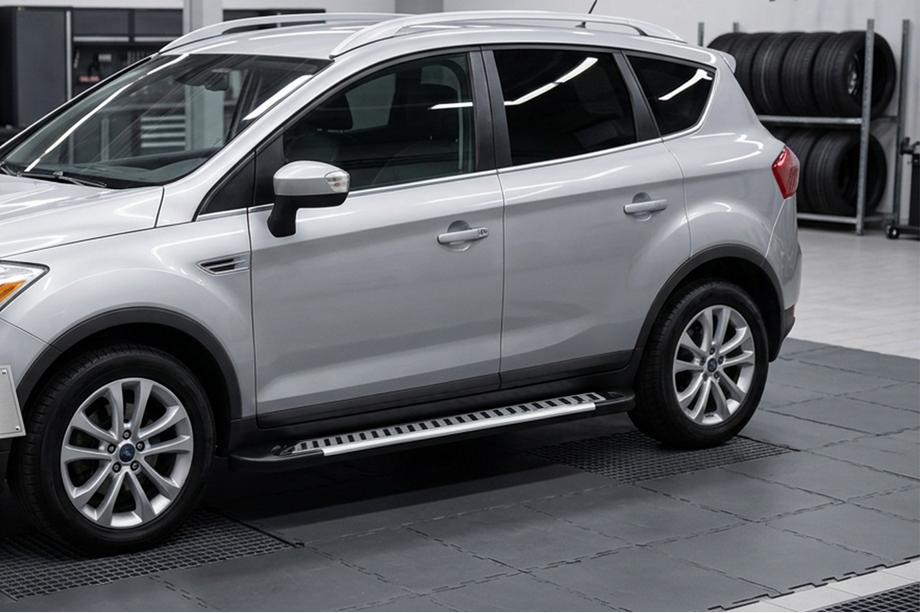 Ford Kuga 2008–2013 Stranski pragovi Line (2 kos, aluminij) Fotografija 1