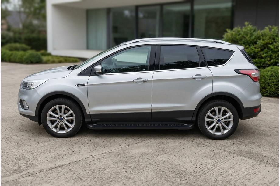 Ford Kuga/Escape 2013–2019 Bočne stopnice Allmond Black (2 kosa, aluminij) S črnimi letvami na vratih Image
