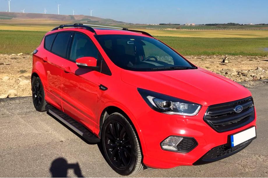 Ford Kuga/Escape 2013–2019 Stranske stopnice RedLine V1 (2 kos, aluminij) Z lakiranimi vratnimi ploščami Fotografija 3