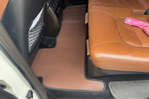 Toyota Land Cruiser 200 2007–2021 Gumijasti tepihi Carsuit (2007-2012, rjava) fotografija 3
