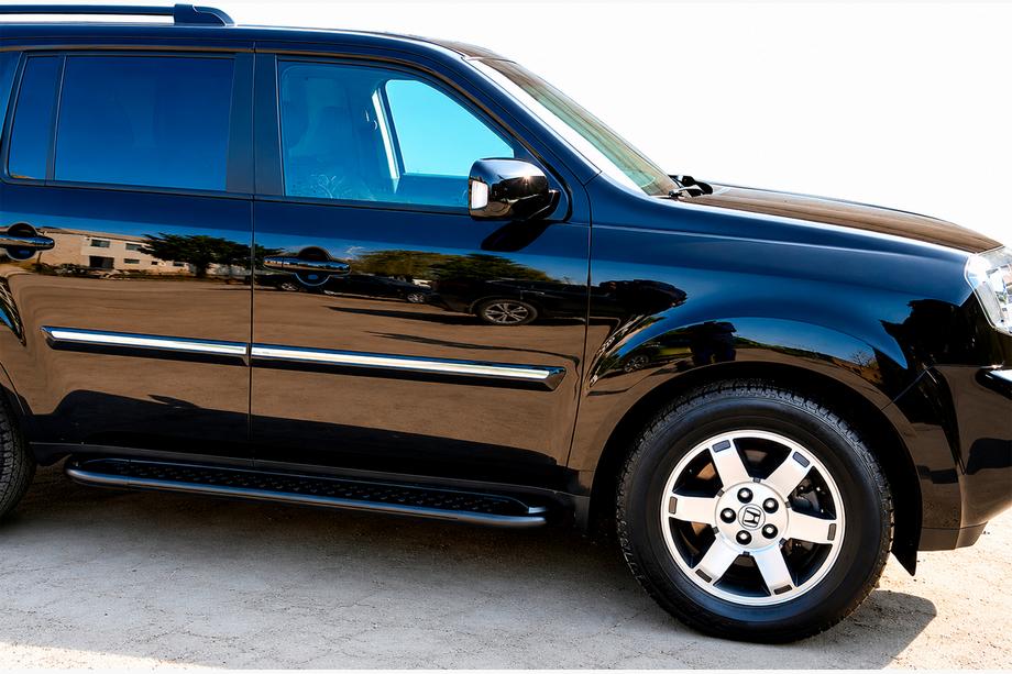 Honda Pilot 2008–2015 Bočne stopnice Allmond Black (2 kos, aluminij) Image