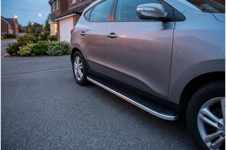 Hyundai IX-35 2010–2015 Stranske stopnice Tayga Grey (2 kos, aluminij) Image