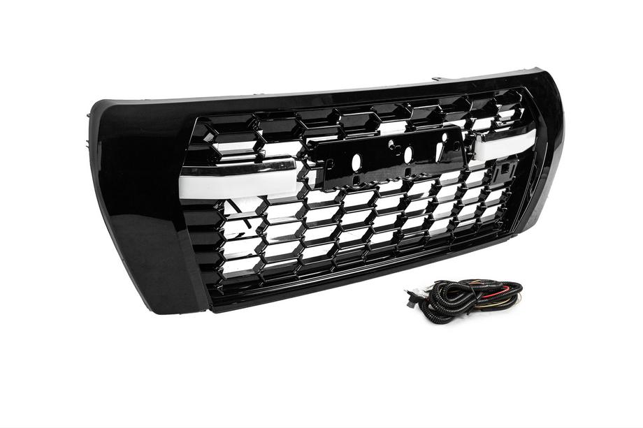 Toyota Land Cruiser 200 2007–2021 Maska hladilnika 2012-2016 (GR Sport LED) Fotografija 3