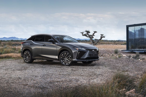 Test Lexus RZ 300e: premium električni crossover