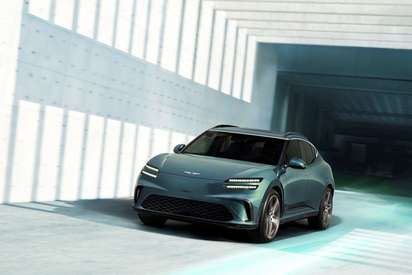 Test Genesis GV60: prenova za leto 2025