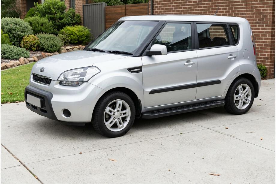 Kia Soul I 2008–2013 Bočne stopnice Allmond Black (2 kosa, aluminij) Fotografija 1