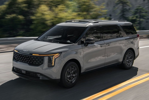 Pregled Kia Carnival 2024: tehnične specifikacije, oprema, fotografije Fotografija 2
