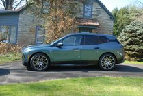 BMW iX (I20) 2022– Kovana platišča OEM R22 (4 kos) fotografija 9