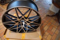 BMW iX (I20) 2022– Kovana platišča OEM R22 (4 kos) fotografija 12