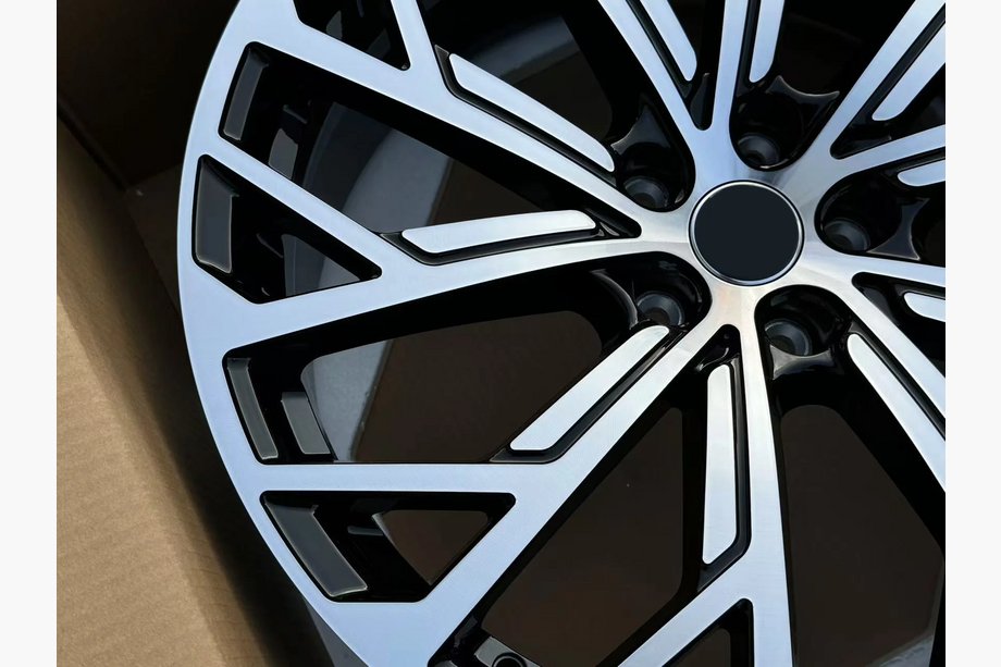 BMW serija 4 G22/23/26 2020– Kovana platišča OEM R20 V4 (4 kosi) Fotografija 7