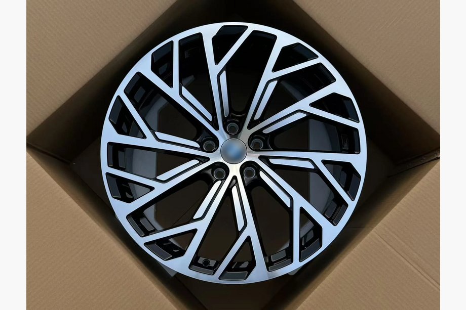 BMW serija 4 G22/23/26 2020– Kovana platišča OEM R20 V4 (4 kosi) Fotografija 1