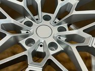 BMW 5/i5 serija G60/G60E/G61 2023– Kovana platišča OEM R22 V2 (4 kos) fotografija 8